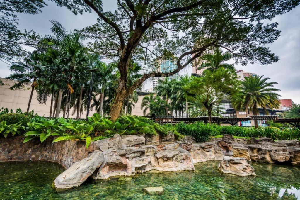 Amorsolo Mansion Hotel مانيلا المظهر الخارجي الصورة